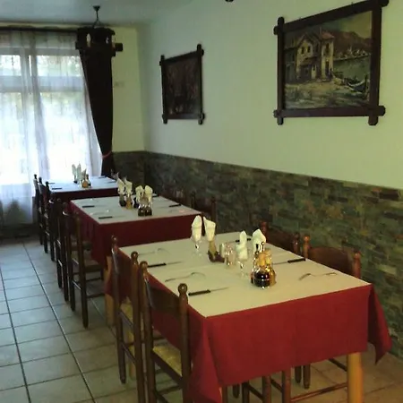 L'auberge Italienne Titus Pensión *